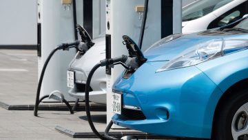 electric-cars-charging1500x900