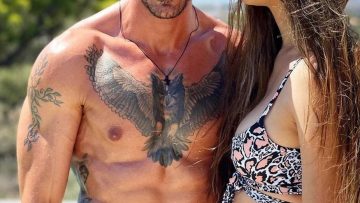 akis_petretzikis_2407121649827032726048261688662412688560101n