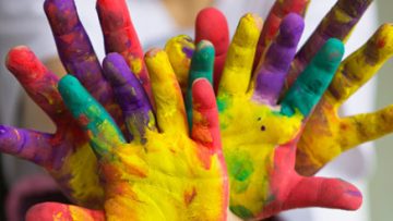 KIDS-HANDS-PAINT