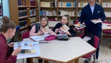 ΔΙΑΝΟΜΗ ΣΧΟΛΙΚΩΝ ΤΕΤΡΑΔΙΩΝ 2022 – 8