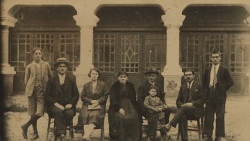 2-Οικογένεια Μανάκια