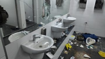 τουαλετεσ βανδαλισμοι (2)